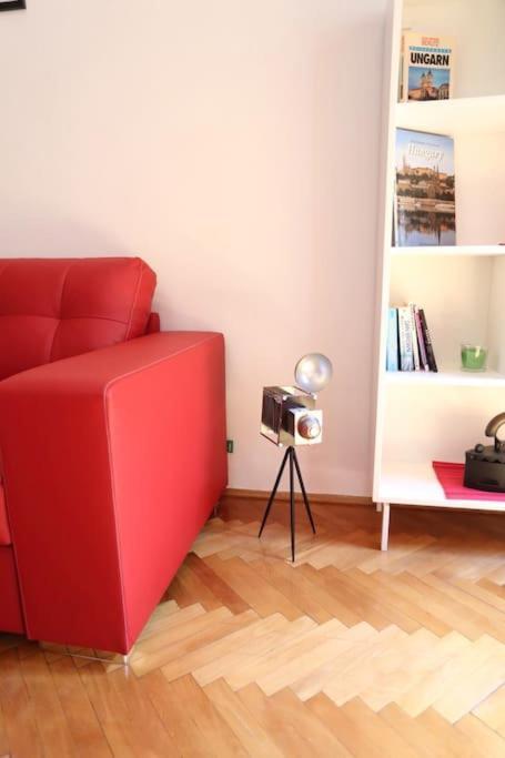 Quiet At Synagogue Apartment *